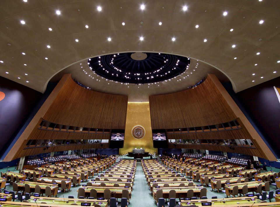 Ruangan Sidang Umum PBB yang kosong di New York, Amerika Serikat pada tanggal 20 September 2023. (Foto: Reuters/John Angelillo/Pool)