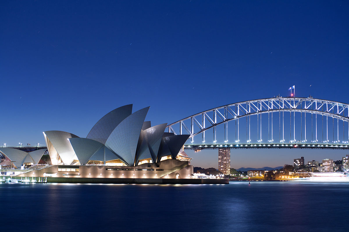 Sydney Opera House dan Jembatan Sydney Harbour. (Foto: Wikimedia Commons/Jacques Grießmayer)