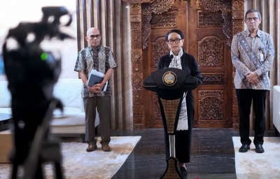 Menteri Luar Negeri Retno Marsudi mengumumkan kebijakan tambahan pemerintah RI tentang pencegahan virus corona di Jakarta, Selasa (17/03/2020). ANTARA/HO-Kemlu RI/aa.