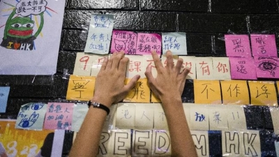 Aksi demo masyarakat Hong Kong. (Foto: Anthony WALLACE / AFP)