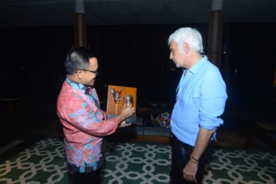 Asesor geopark UNESCO Guy Martini saat bertemu dengan Bupati Abdullah Azwar Anas di Banyuwangi, Selasa (1/1).