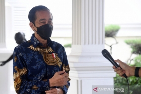 Joko Widodo大統領：パンデミックを克服するのは　政府だけでは　できない