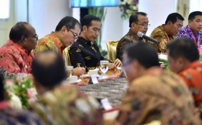 于茂物宫印尼总统 Joko Widodo会见了市长门
