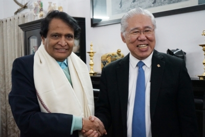 印度尼西亚贸易部长Enggartiasto Lukita周五（22/2）在印度新德里与印度贸易部长Suresh Prabhu举行了双边会晤。 在这次会议上，两位部长讨论了两国产品贸易的障碍