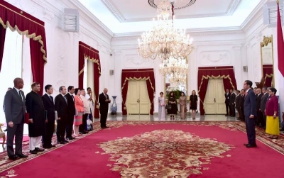 Jokowi总统收到了来自8个国家的大使证书