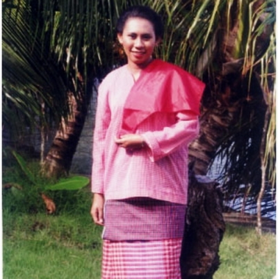 马鲁古,安汶的妇女穿着Cele服装