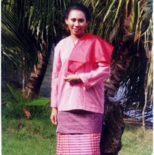 马鲁古,安汶的妇女穿着Cele服装