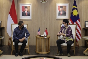 (印尼贸易部副部长和人力和土著资源部长