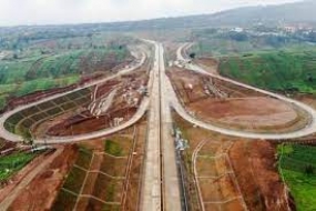 佐科总统：收费公路的建设不应破坏环境