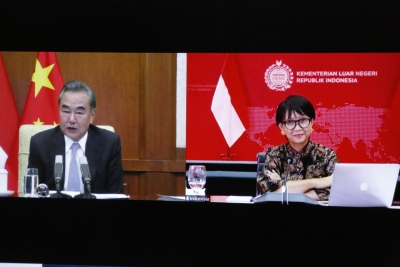印尼和中国挖角部长举行视频会谈