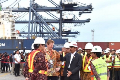 总统发行使用大型船的印尼出口
