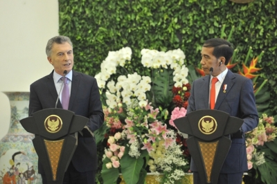 星期三（26.6）下午，佐戈总统和阿根廷总统毛里西奥•马克里在西爪哇省，茂物总统府发表联合新闻声明