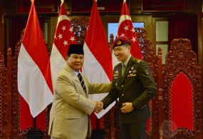 印尼国防部长继续推动印尼与新加坡之间国防合作协议立即得到批准