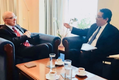 印度尼西亚驻希腊大使渡船阿达玛尔与经济外交和开放领域的外交部副部长Konstantinos Fragkogiannis举行会谈，以加强已经建立的关系