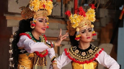来自 Bali 的 Arja 舞蹈