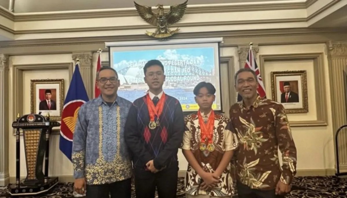 Un estudiante indonesio gana una medalla de oro en competencia mundial de matemáticas