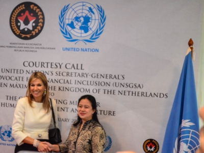 La Reina Maxima aprecia la inclusión financiera en Indonesia