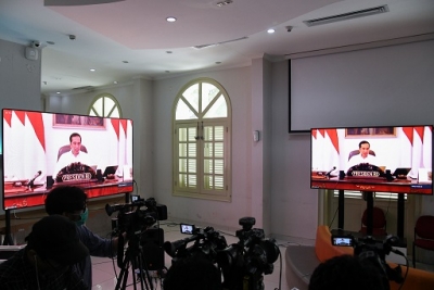 El presidente Jokowi alienta a las personas a comprar productos indonesios