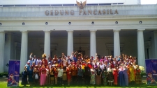 72 jóvenes extranjeros aprenden cultura indonesia y sabiduría local a través de BSBI