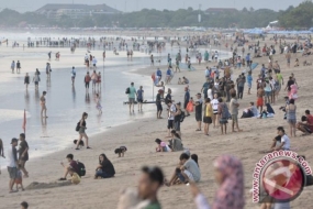 زادت زيارات السياح الأجانب إلى بالي بنسبة 26.35 في المائة في فبراير