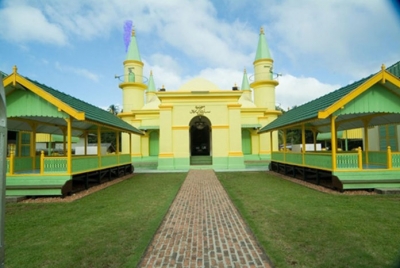 Sultan Riau-moskee op het eiland Penyengat, de Riau-eilanden