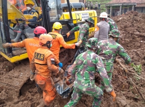 In totaal stierven 16 mensen bij de aardverschuivingsramp in het district Sumedang, West-Java