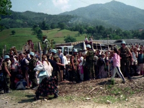 Buitenland : Den Haag onderzoekt mogelijke komst herdenkingsmonument Srebrenica