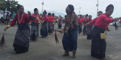 Soka Papak Dance van Sikka Regency