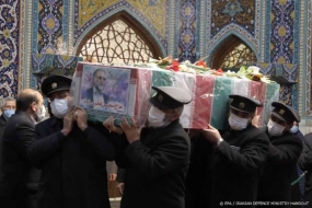 Buitenland : Iran begraaft vermoorde wetenschapper Fakhrizadeh