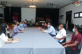 De Indonesische ambassade in Colombo vergezelde Indonesische bemanningsleden die het slachtoffer waren van vervolging
