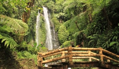 Jumog-waterval in het regentschap Karanganyar, Midden Java