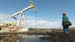 Record deal om olieproductie te verminderen, beëindigt prijzenoorlog