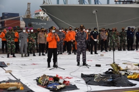 Basarnas haalt 40 lijkzakken op van de crashsite van Sriwijaya