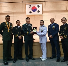 TNI Officers wint het predikaat voor beste internationale studenten voor de Zuid-Koreaanse talenschool