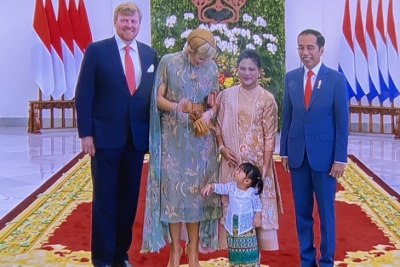 President Jokowi, First Lady, kleindochter welkom Nederlandse koning, koningin