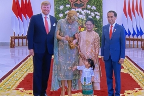President Jokowi, First Lady, kleindochter welkom Nederlandse koning, koningin
