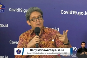 Een schermopname van onderzoeksdirecteur, Institute for Development of Economics and Finance (Indef), Berly Martawardaya, naar aanleiding van een persconferentie van de Task Force for the Acceleration of COVID-19 Handling, die dinsdag (9 juni) werd uitgezonden via YouTube in Jakarta , 2020).