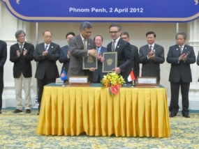 Source : http://asean.org/indonesia-and-asean-sign-host-country-agreement/