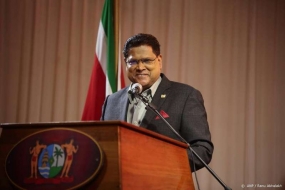 Buitenland : Schuldeisers geven Suriname uitstel van betaling