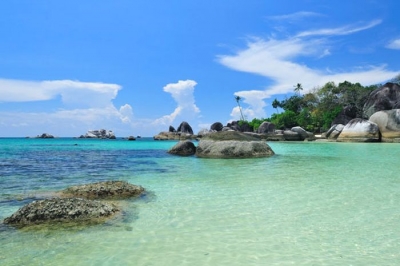 Het Strand van Parai Tenggiri uit Provincie Bangka Belitung