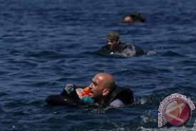 Un navire de migrants coule en Grèce, 16 morts