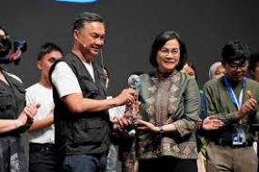 Recevant le Climate Hero Award, Sri Mulyani invite à la collaboration mondiale