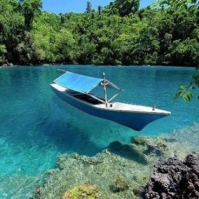 Le lac de Labuan Cermin