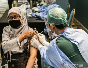 La vaccination contre la Covid-19 a été temporairement suspendue pendant les vacances de l&#039;Aïd.