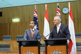 Le président Joko Widodo a transmit  un communiqué de  presse conjoint avec le Premier ministre australien, Scott Morrison, au Parlement australien, à Canberra, en Australie, lundi (10/2)