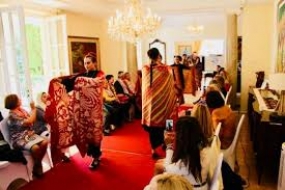 La Journée nationale du batik, l&#039;ambassade britannique a lancé un batik d&#039;amitié