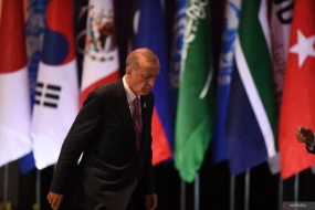 Le président turc Recep Tayyip Erdogan se promène lors de la session du Partenariat pour les infrastructures mondiales et l&#039;investissement dans la série des sommets du G20 à Nusa Dua, Badung, Bali, mardi (15/11/2022).  ENTRE PHOTOS/G20 Indonesia Media Center/Aditya Pradana Putra/nym