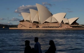 Melbourne commence à desserrer le confinement  et les écoles ouvrent le mois prochain