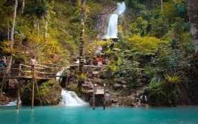 La cascade de Kembang Soka à Yogyakarta