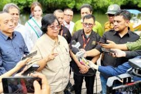 KLHK et PWI plantent des mangroves à TWA Angke pour commémorer la Journée nationale de la presse
